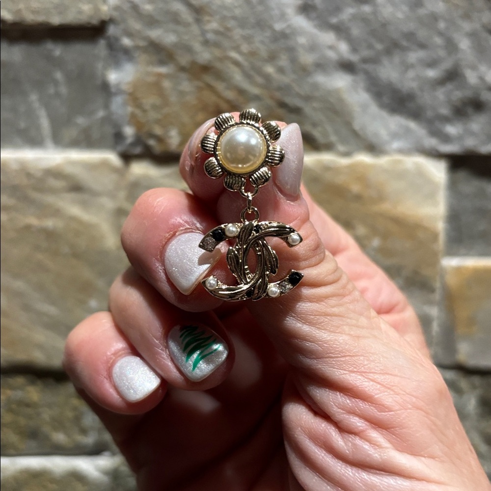 Gold Floral CC Pearl Earrings - Picture 4 of 5